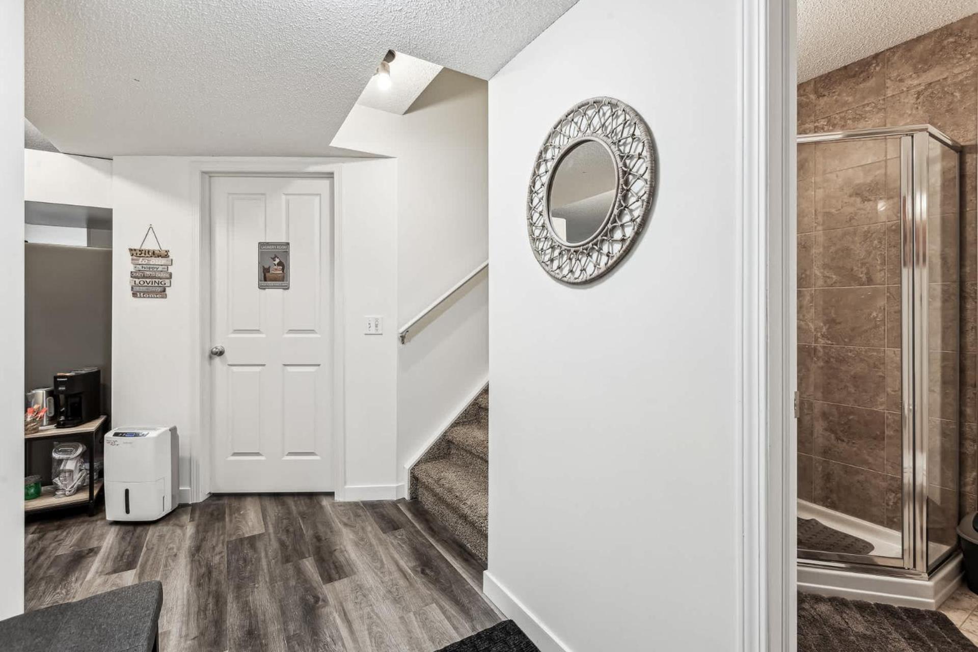 Basement In - Short Drive To Banff *