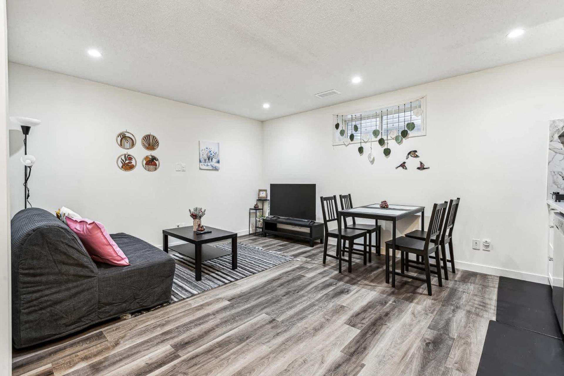 Basement In - Short Drive To Banff *